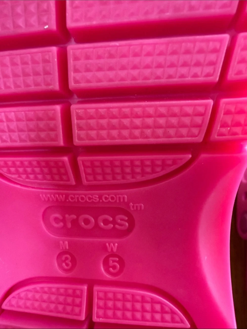 CROCS Kids Classic Clog in Hot Pink